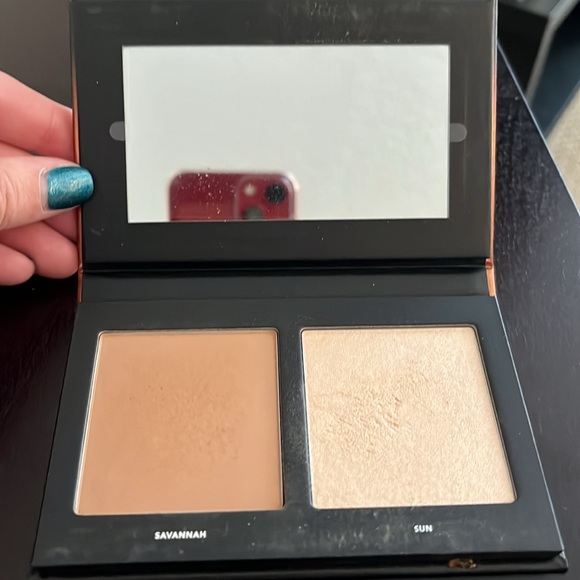 Bronzer & Highlighter Haus Laboratories - Picture 2 of 3